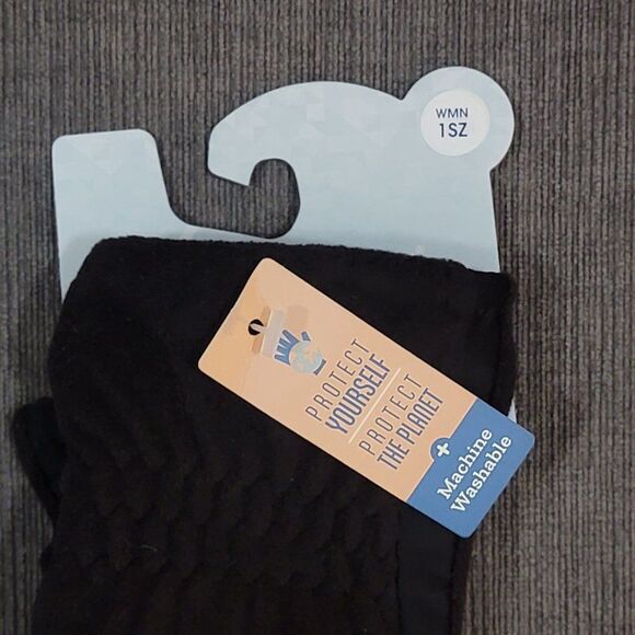 Isotoner Women's Black Stretch Fleece Winter Smart Touch Gloves - Picture 4 of 11